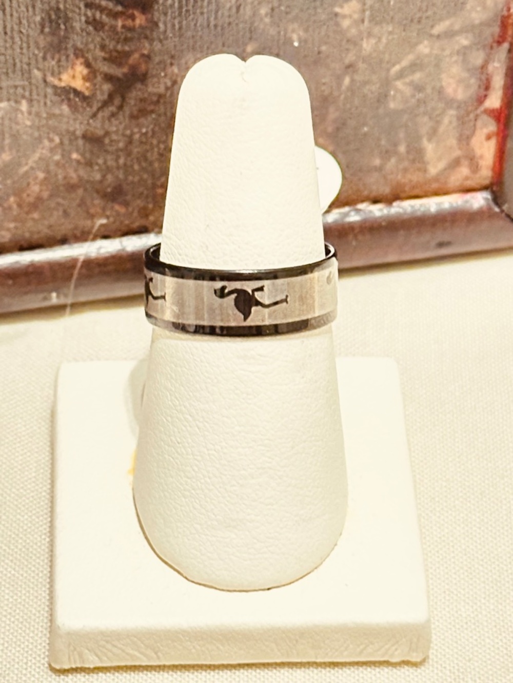 Flamingo Black Silver Tone Band Ring Size 8 Mens Womens Unisex NWT Tropical